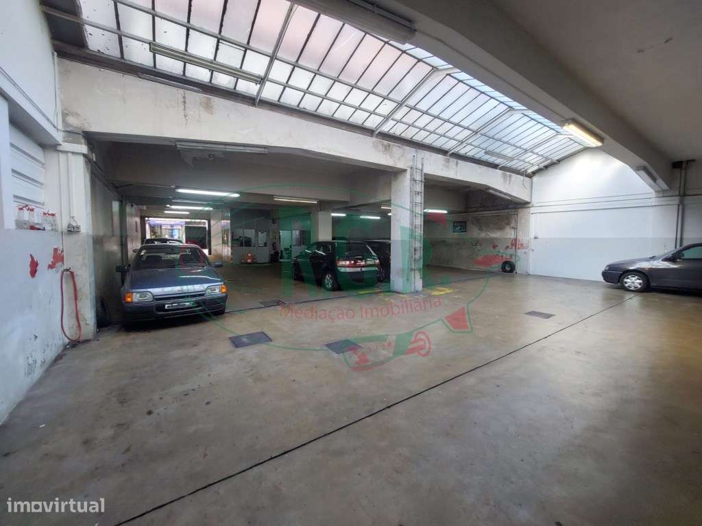Armazém / Garagem em Costa Cabral (510m2)-5
