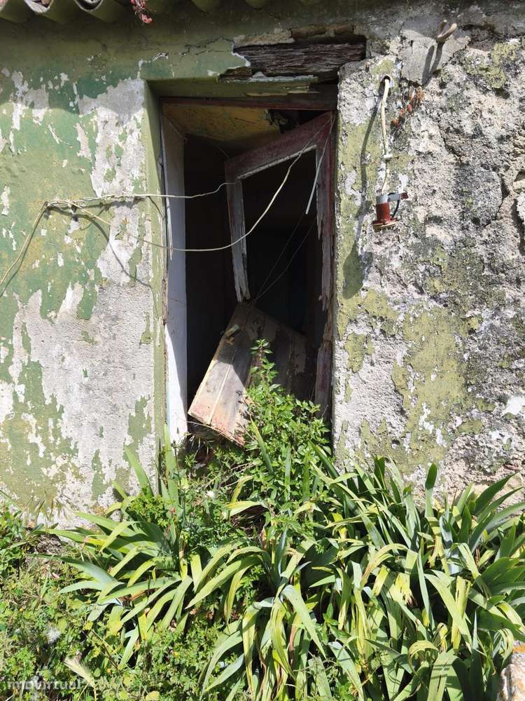 Terreno com Ruina e Projeto em curso para Moradia T2 Geminada , no...-22