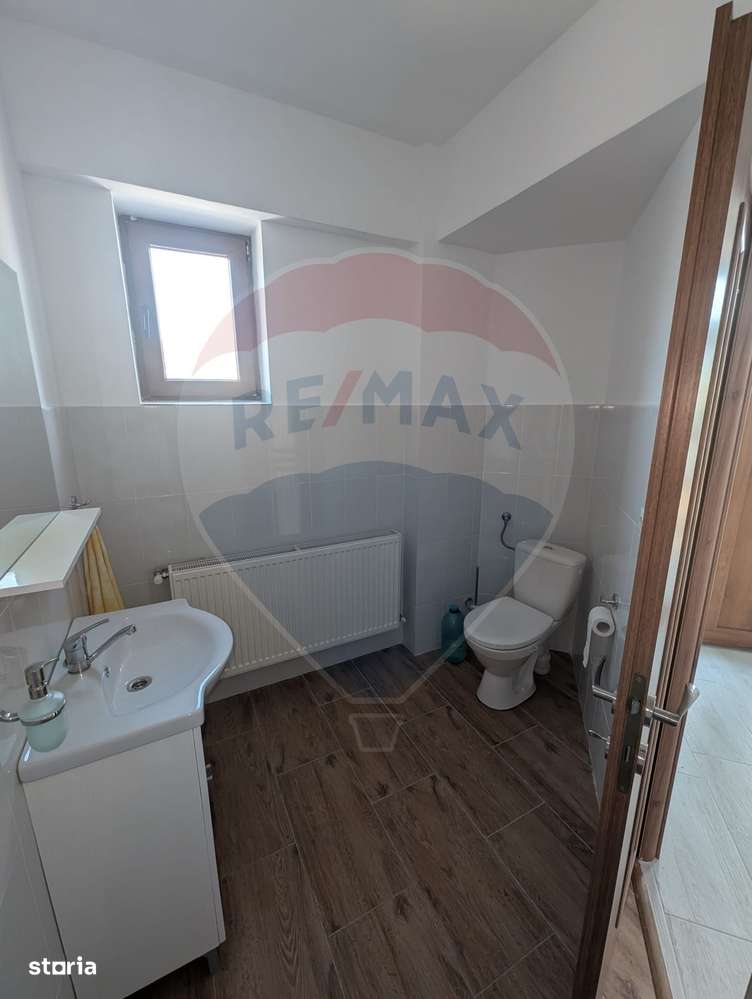 Casă / Vilă cu 9 camere de vânzare în zona Ultracentral - Imagine principală: 5/7