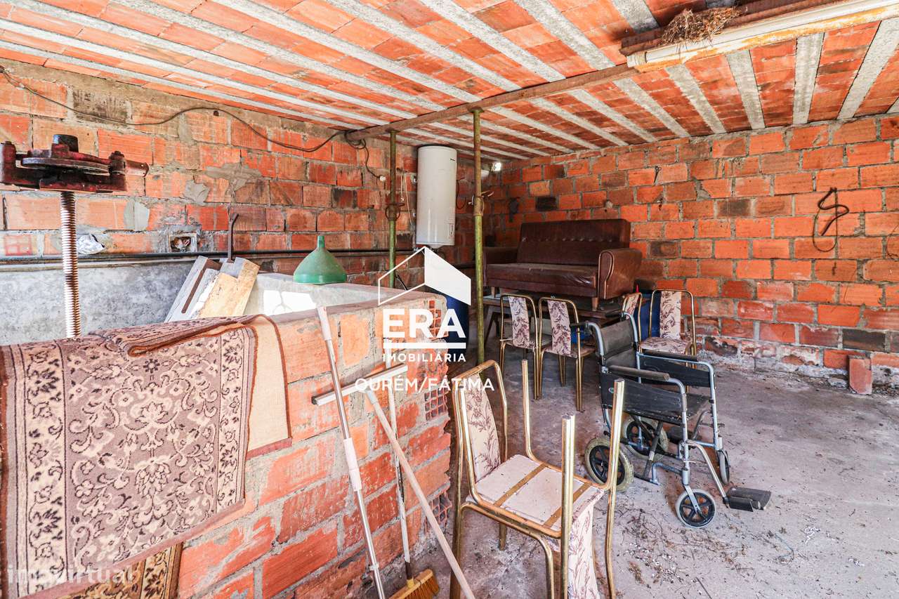 Moradia T3 implantada num terreno com 3.855m2 em Casal Domingos João-19