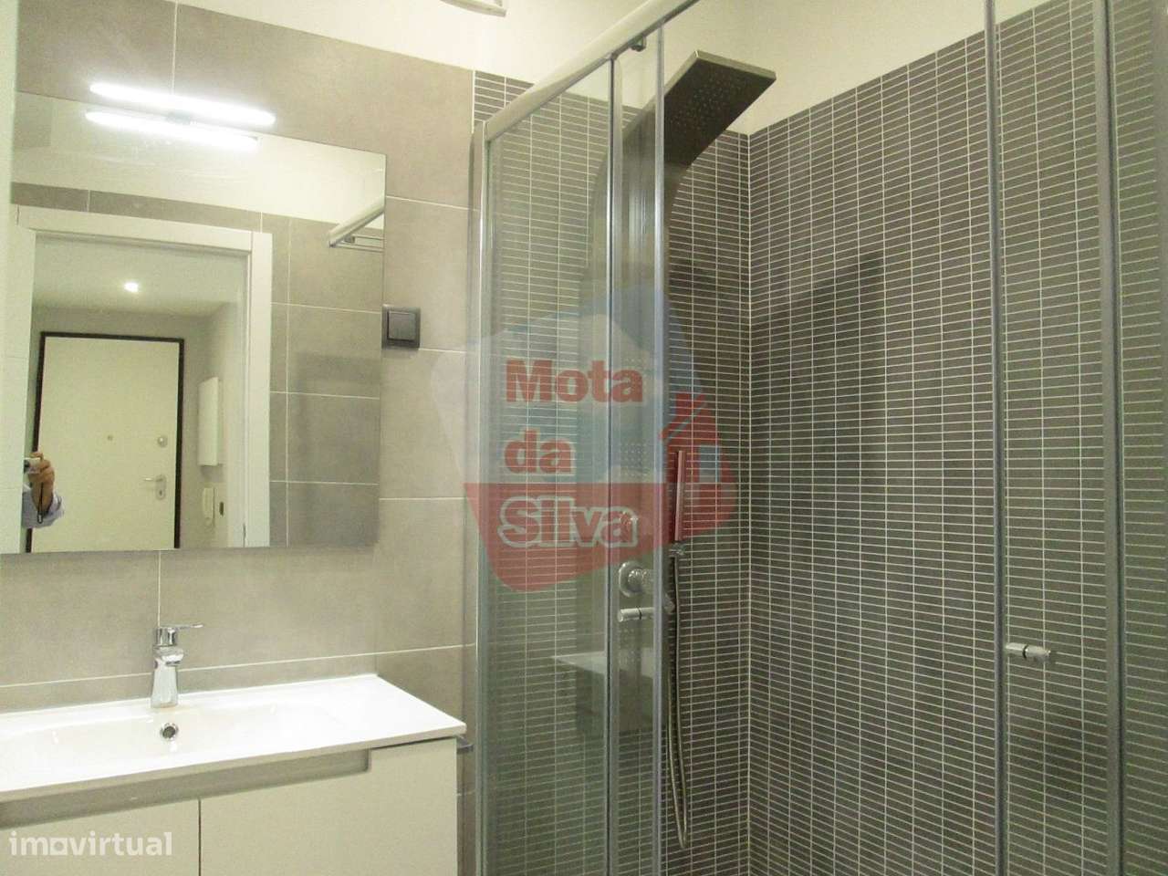 Excelente Apartamento T2 no Feijó Almada-13