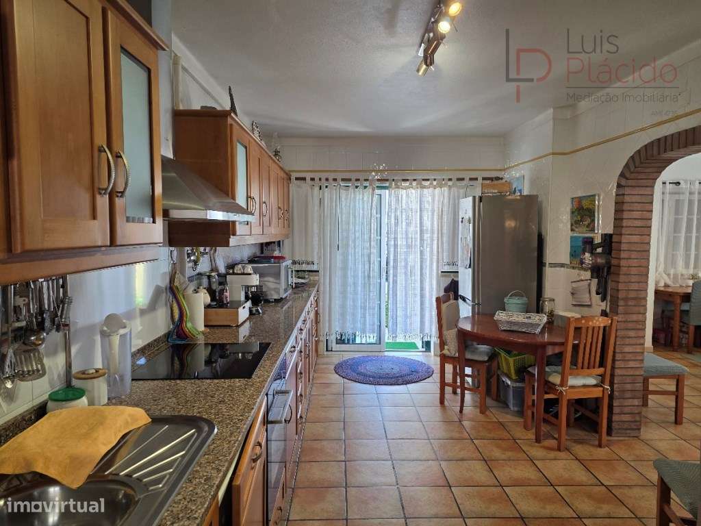 Moradia em Banda no Centro de Sines-9