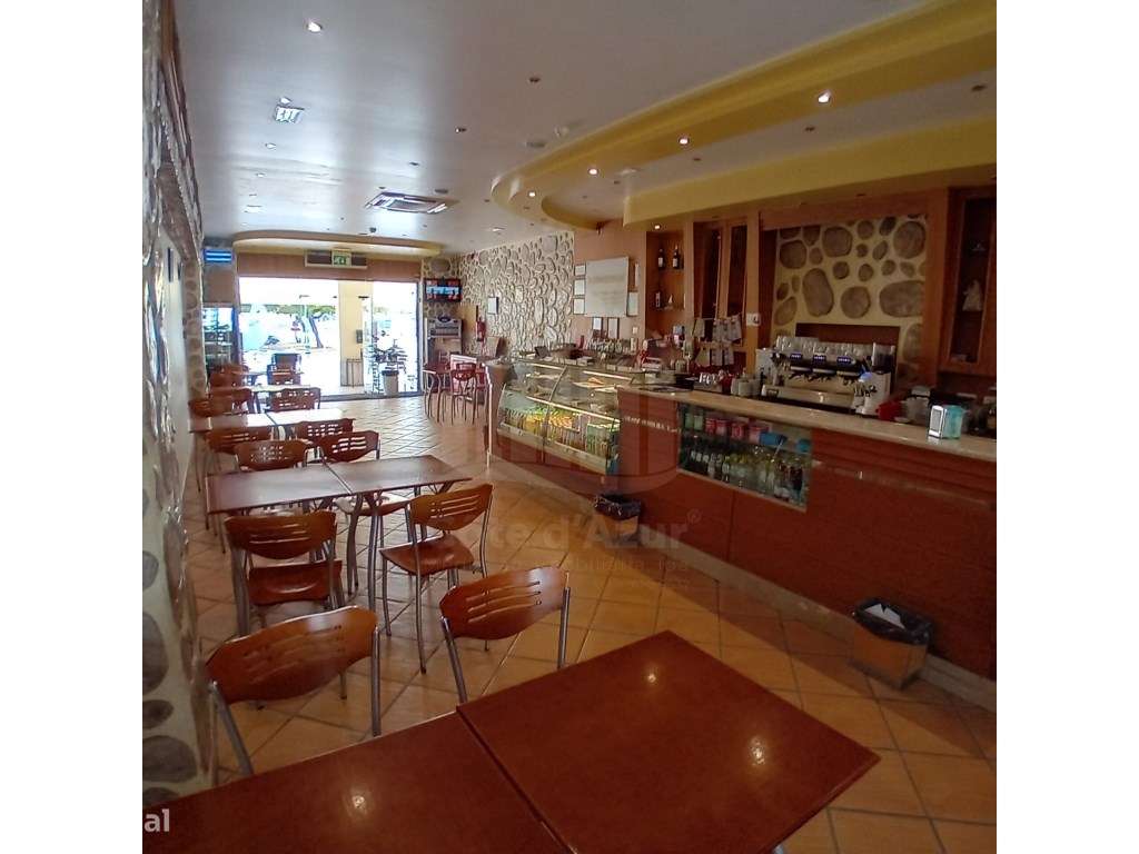 Pastelaria em Funcionamento com Vista Deslumbrante sobre o Rio Tejo... - Grande imagem: 2/17