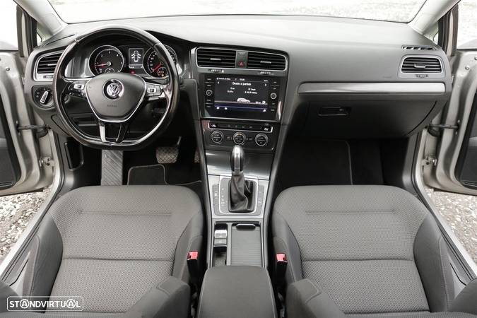 VW Golf Variant 1.6 TDi Confortline DSG - 29