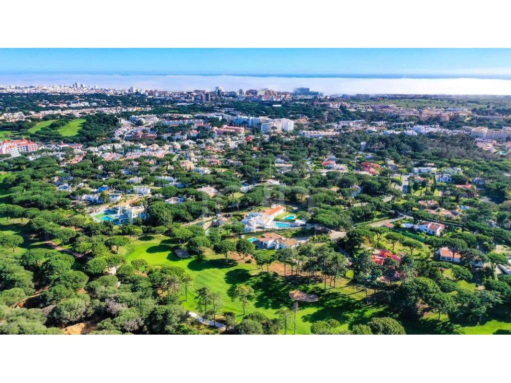 Fantástica Moradia Isolada T4 Frente ao Golfe, Totalmente Remodelad...-43