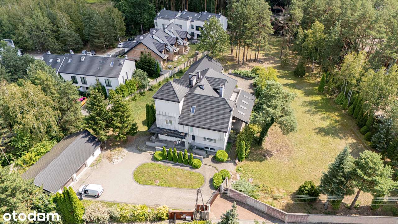 Willa z Duszą i Potencjałem w Łomiankach – 1000 m² luksusu-17