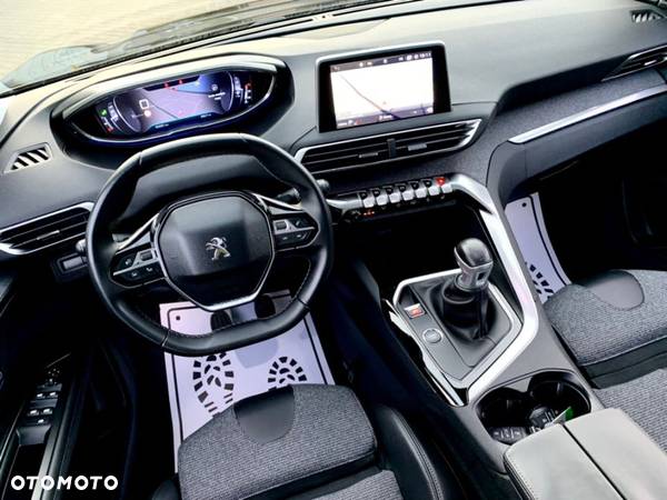 Peugeot 3008 1.2 PureTech Allure S&S - 25