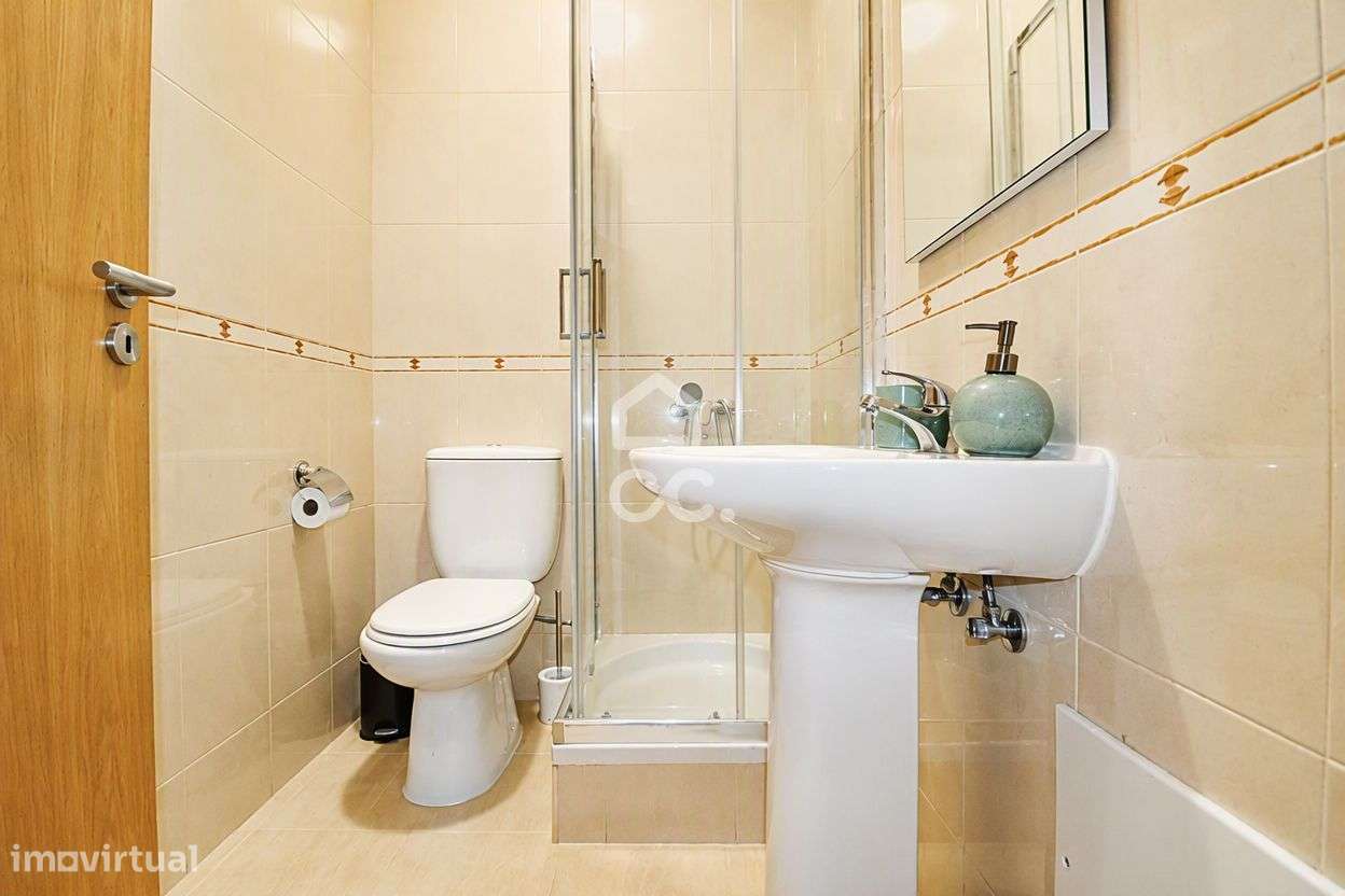 Apartamento T3 com garagem, arrumo e churrasqueira no centro do Avelar-12