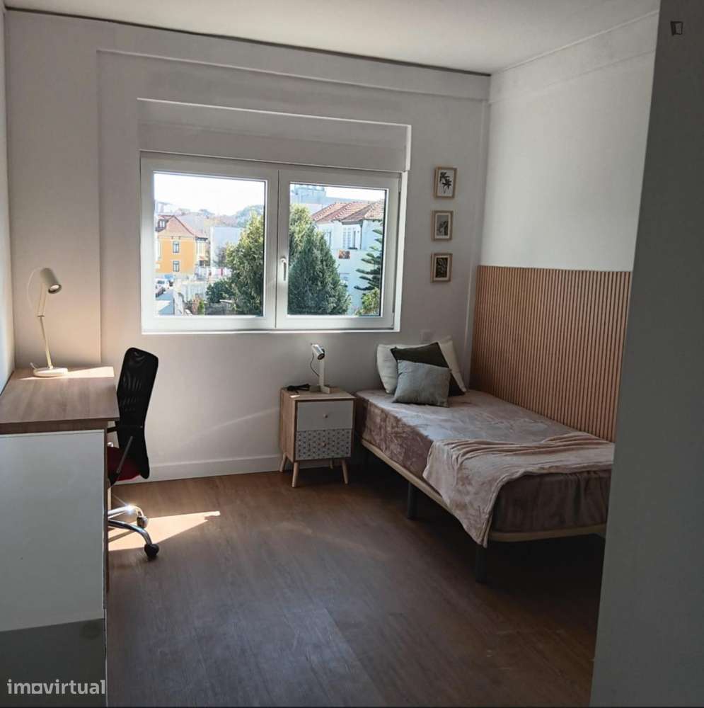 Quarto - localizado em Paranhos Porto - Grande imagem: 3/21