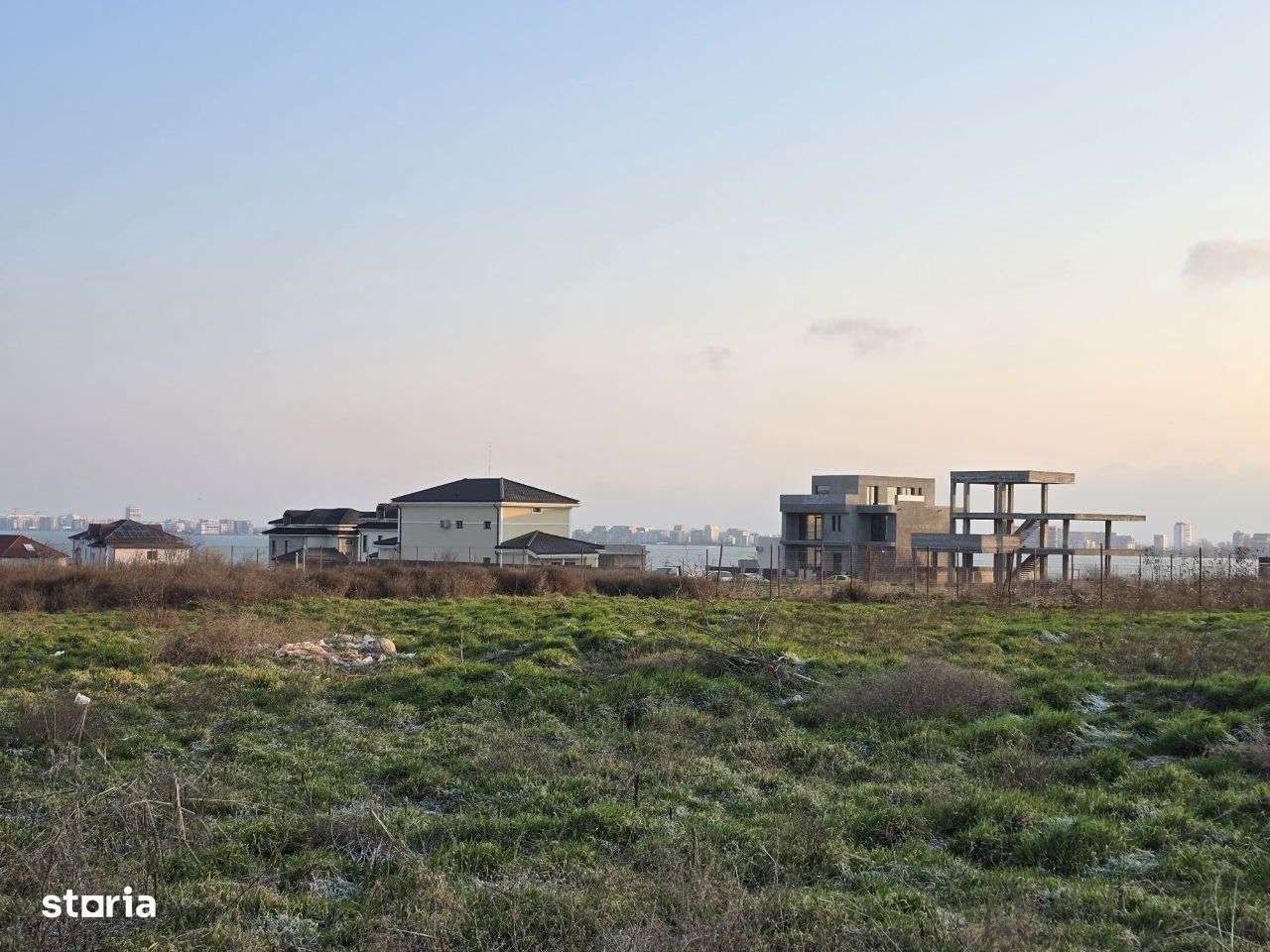 Teren de vanzare in Palazu Mare - Imagine principală: 3/6