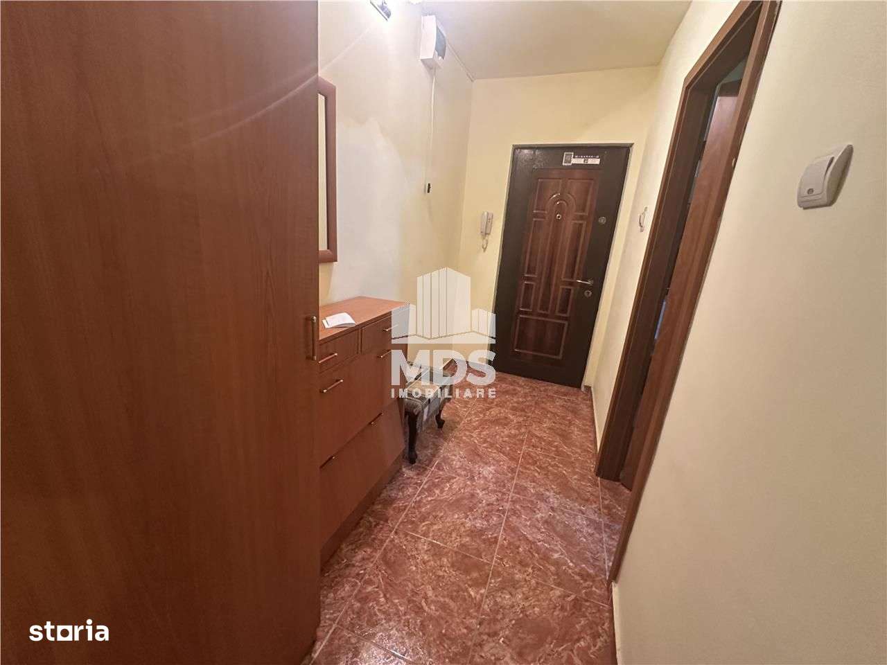 Mobilat, model mare in bloc anvelopat-2