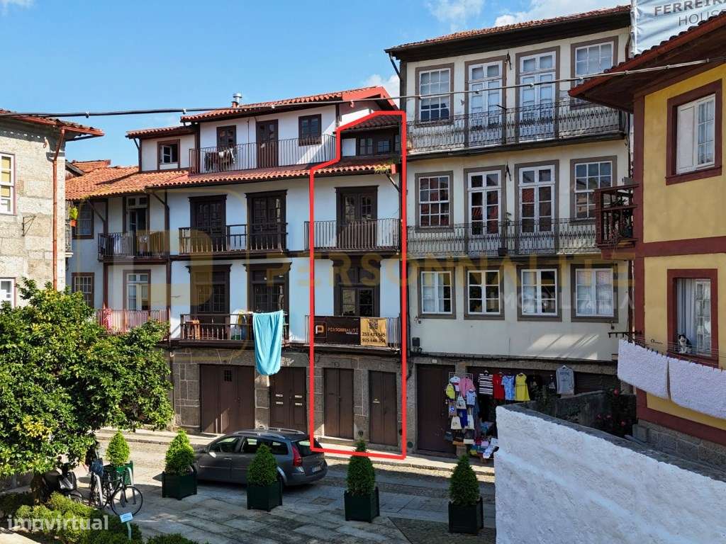 Prédio p/ Restauro no Coração de Guimarães-7