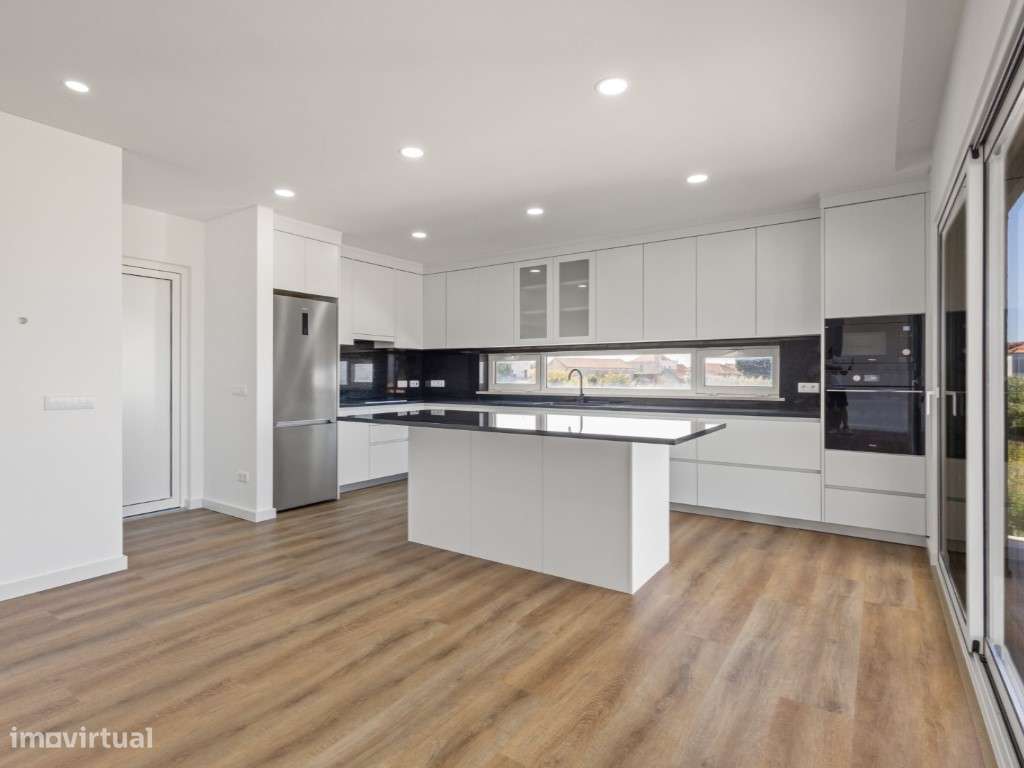 Moradia Contemporânea com Vista Mar e Campo - Grande imagem: 3/34