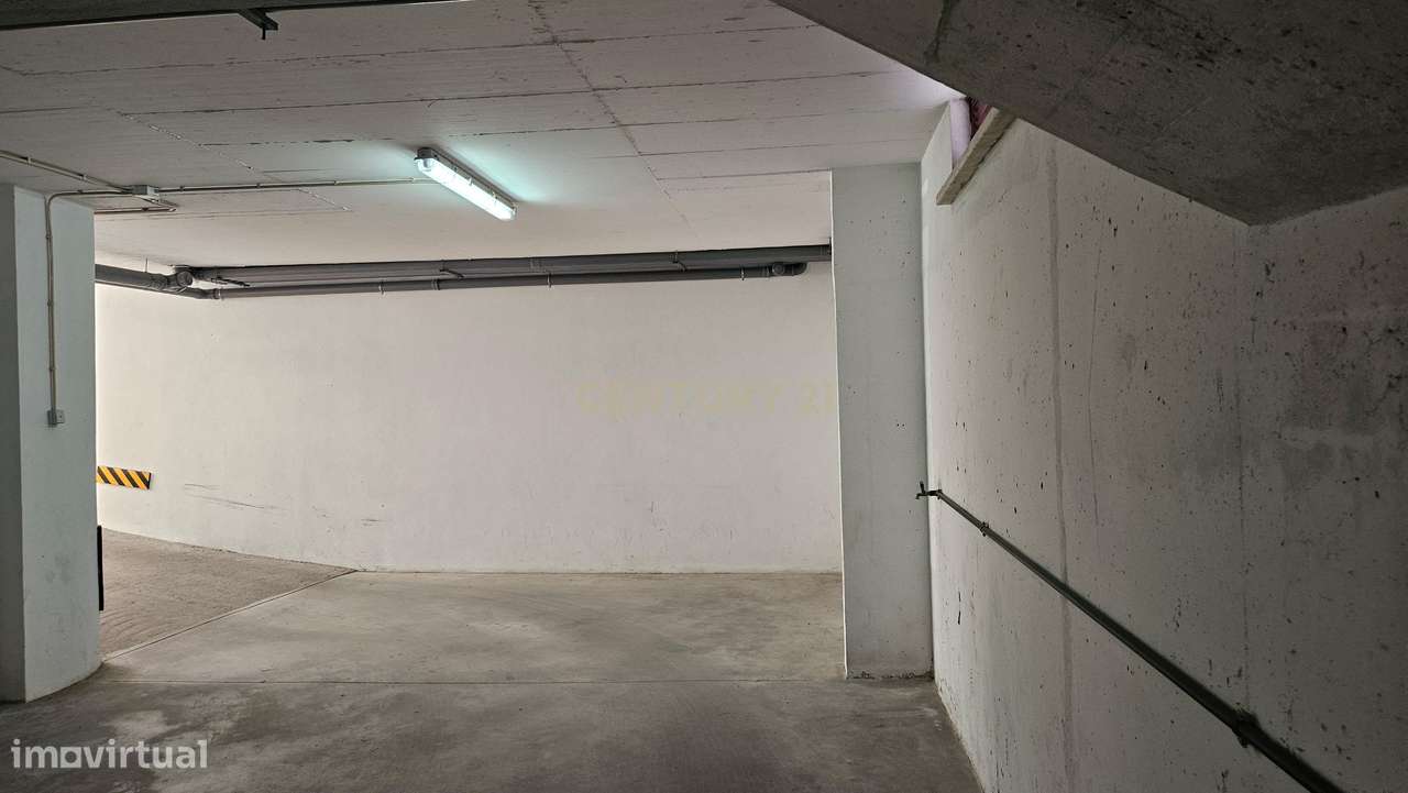 Garagem Box  com 30 m²  próxima do Centro Cultural de  Alcochete-4