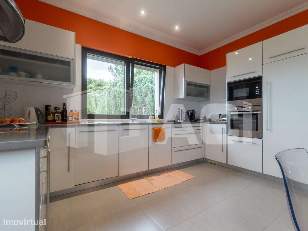 Magnífica Moradia V3+1 com Piscina - Porto de Mós-11