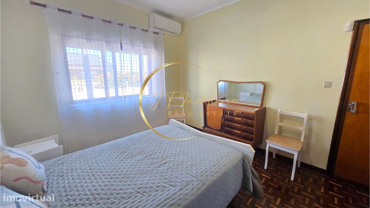 Moradia Geminada T4 com armazem-25