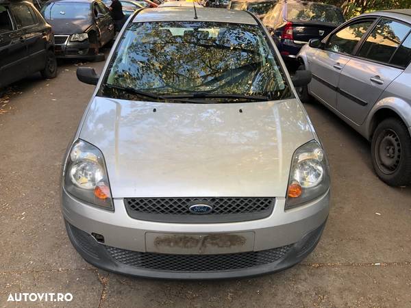 Aripa stanga/aripa dreapta Ford Fiesta 5 2005 - 1