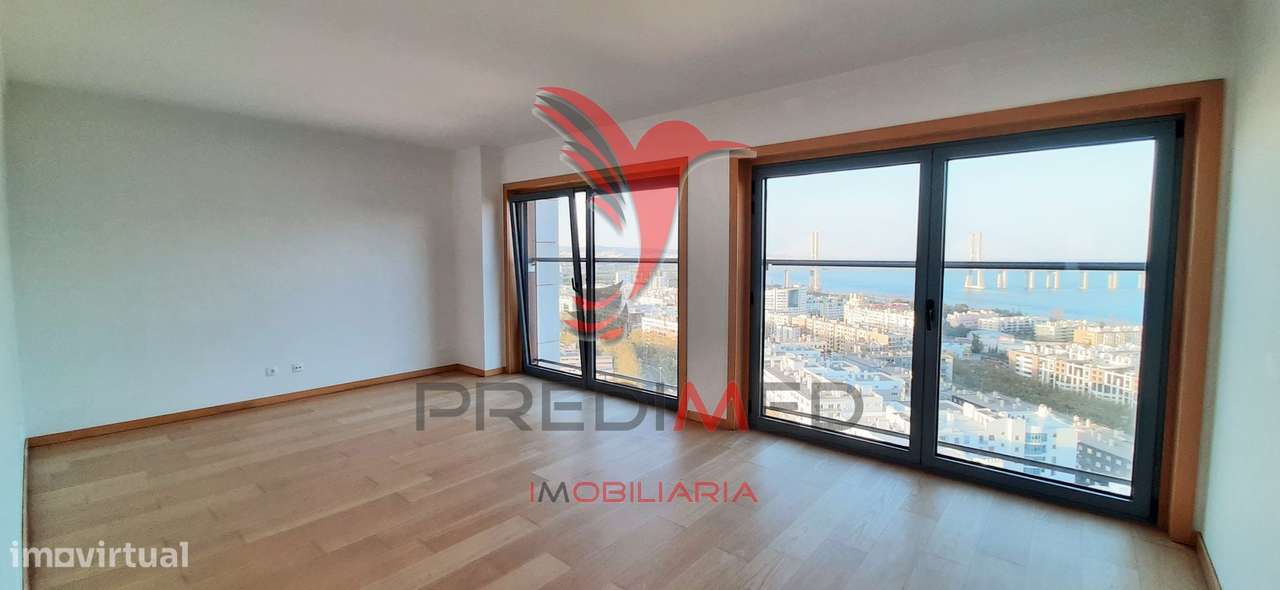 Requintado T1 com vistas deslumbrantes sobre o rio Tejo - Grande imagem: 2/25