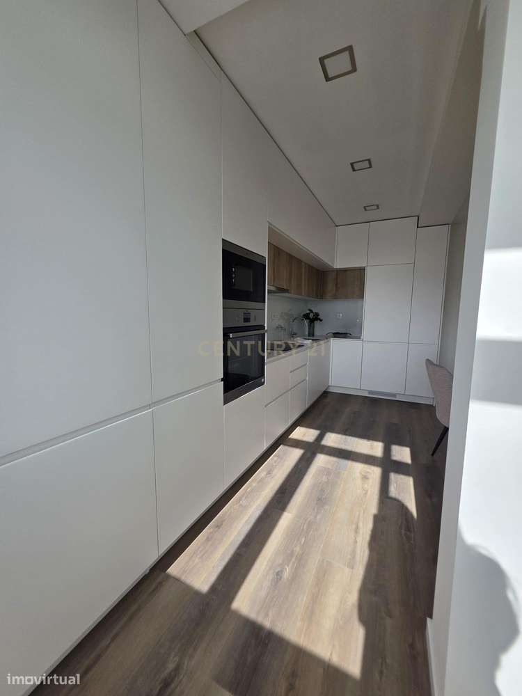 Apartamento T3 Novo em Benfica | varanda aberta | suite | 2 elevadores-16