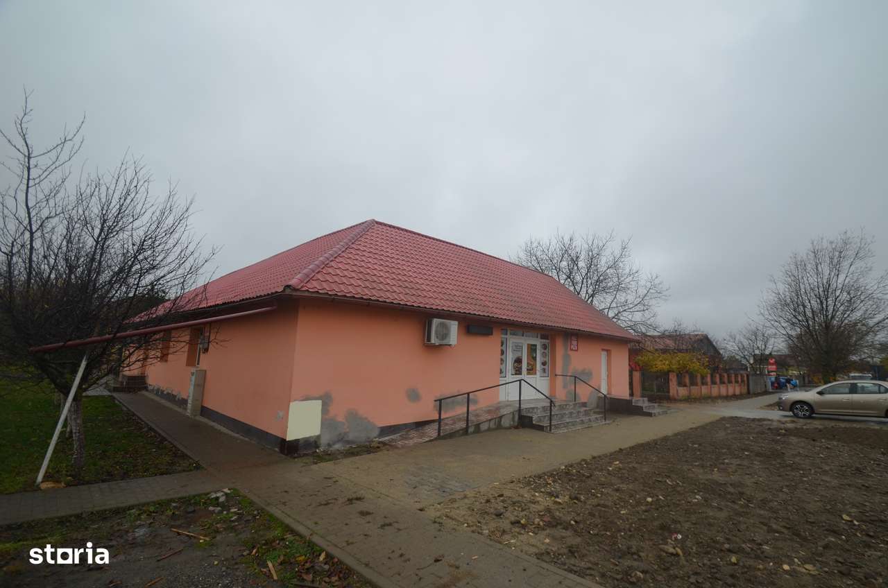 Casa in centrul comunei Padureni - Imagine principală: 1/15