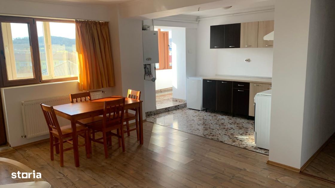 Apartament 3 camere, zona Big