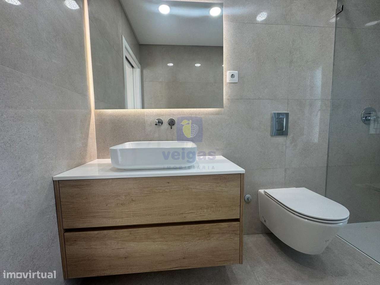Moradia T4 C/ Piscina -  Bairro Primavera-55