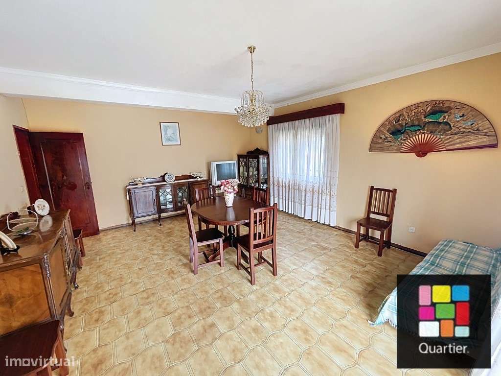 Moradia com 6 divisões-11