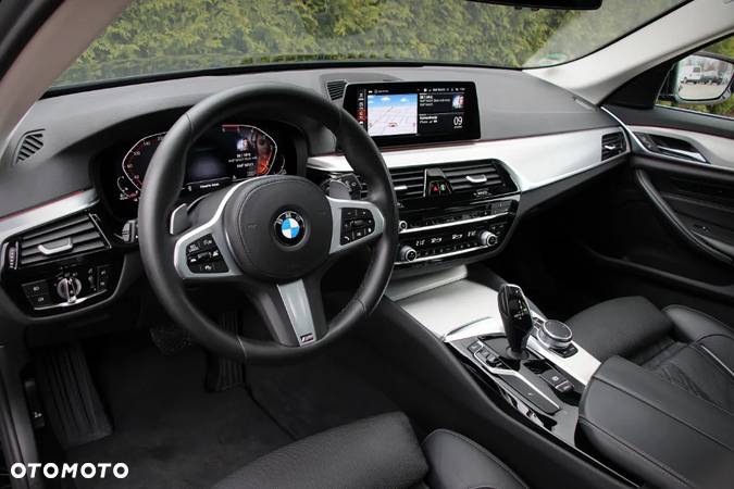 BMW Seria 5 520d Sport Line sport - 11