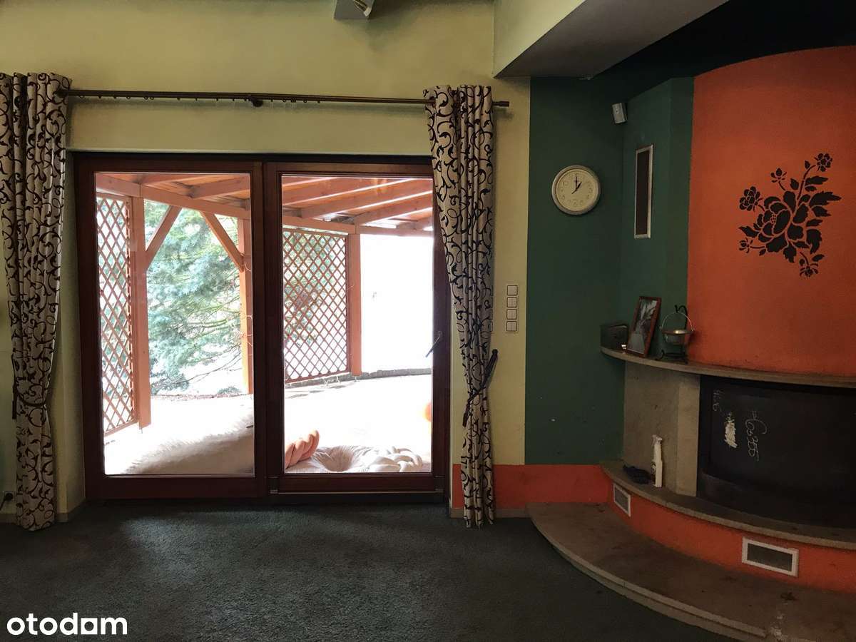 Przestronny dom z ogrodem i garażem-6