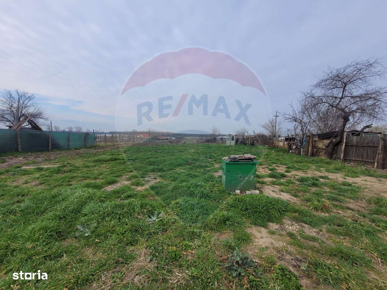 Teren 2,300mp Ivesti / Strada Gen. Eremia Grigorescu - Imagine principală: 1/5