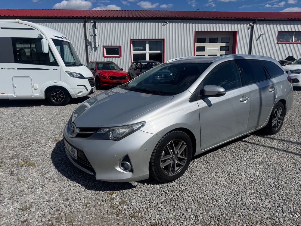 Toyota Auris II (2012-) 2013