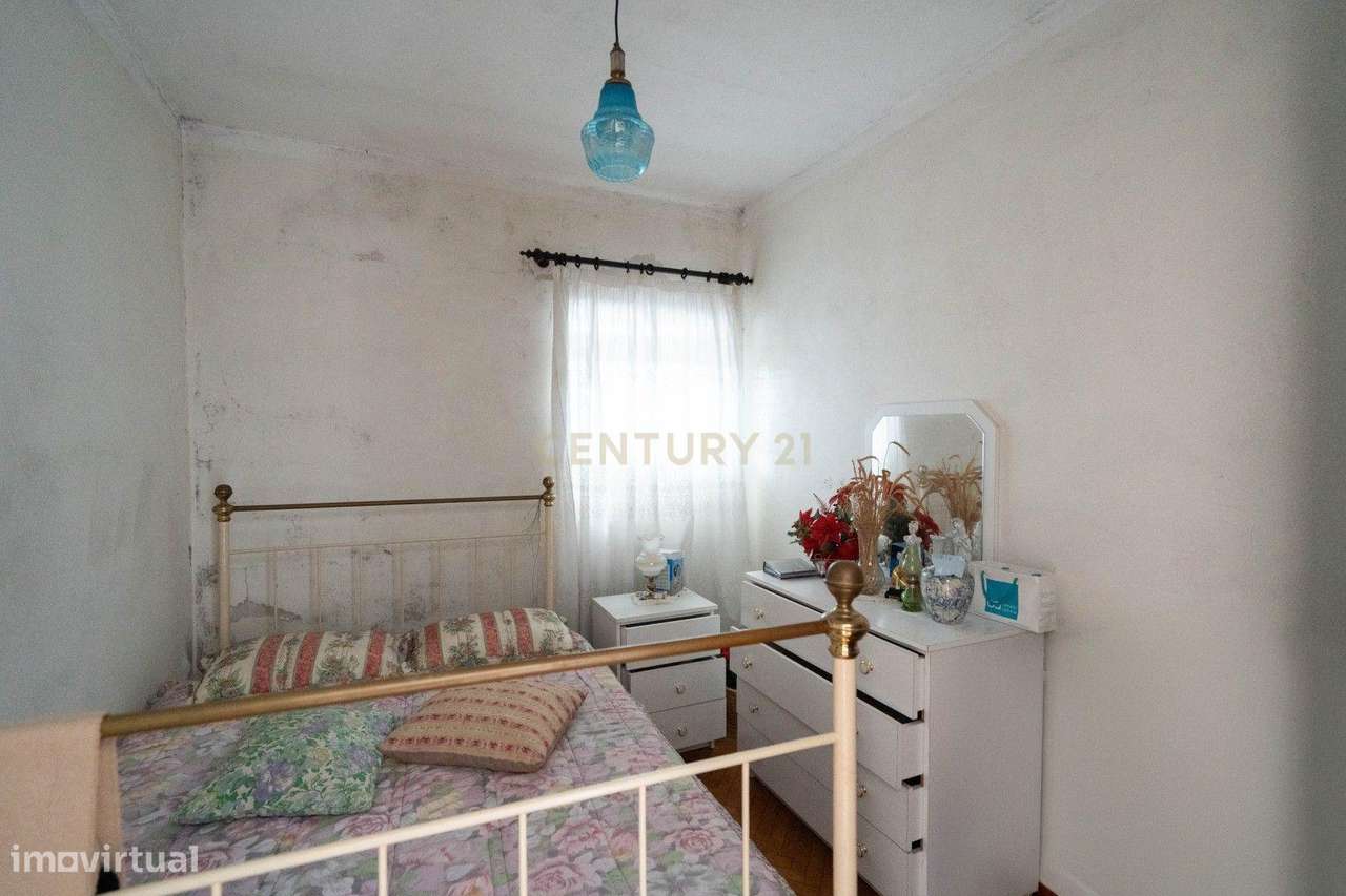 Moradia T3 com anexos e quintal - Grande imagem: 5/35