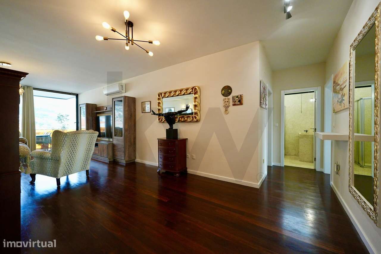 Apartamento T2 nas Madalenas com 170 m2 de área bruta, último piso.-26