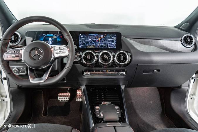 Mercedes-Benz GLA 180 d AMG Line - 25