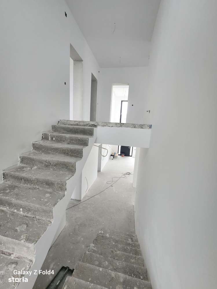 De Vanzare Casa zona Varsatura - Imagine principală: 5/13