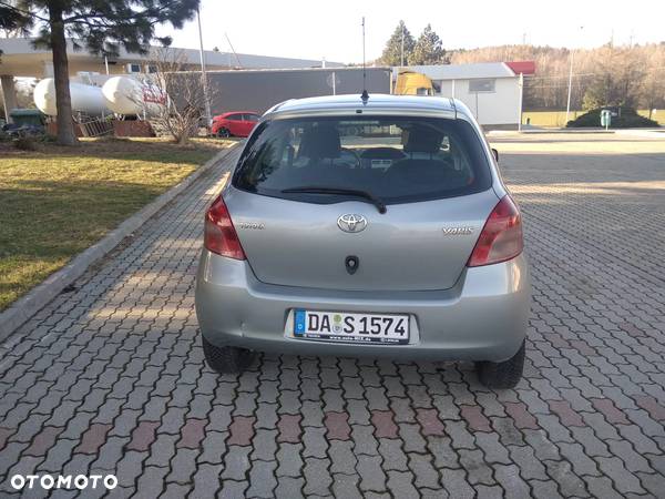 Toyota Yaris 1.3 VVT-i Sol - 9