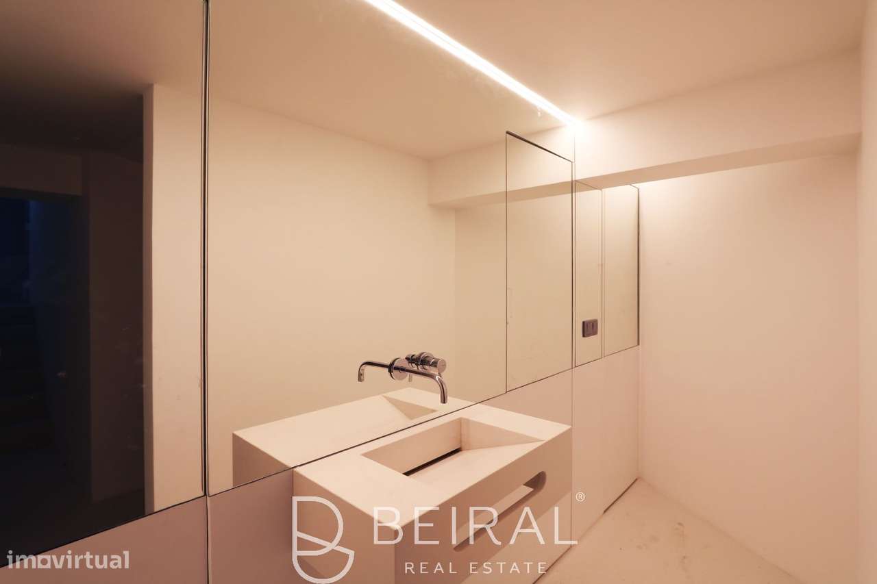 Espaço comercial espaçoso e luminoso no centro de Lisboa-18