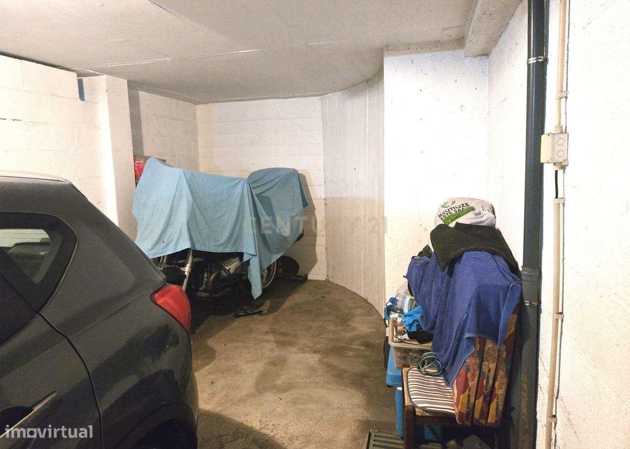 Lugar de Estacionamento com potencial de box, em Faro - Grande imagem: 3/7