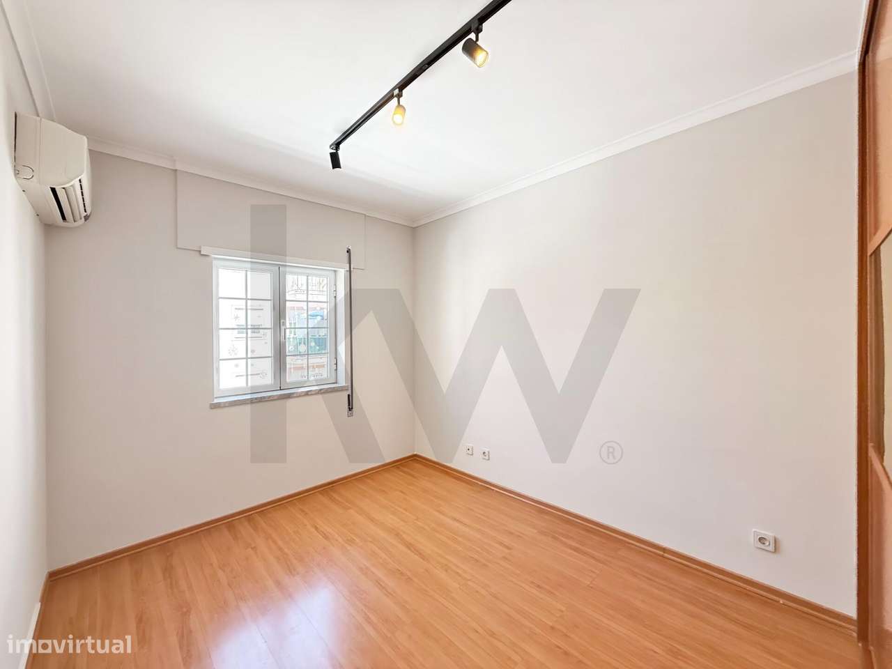 Moradia T3+1 com quintal, três pisos em Vila Nogueira de Azeitão-26
