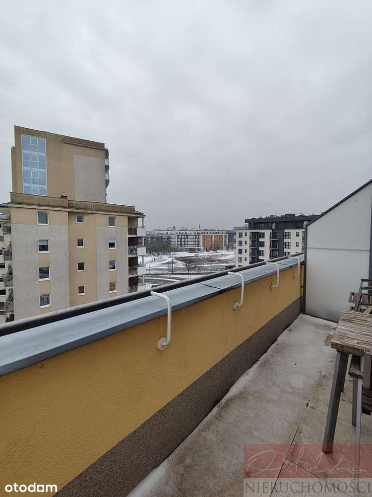 Z dużym balkonem i garażem w super lokalizacji-6