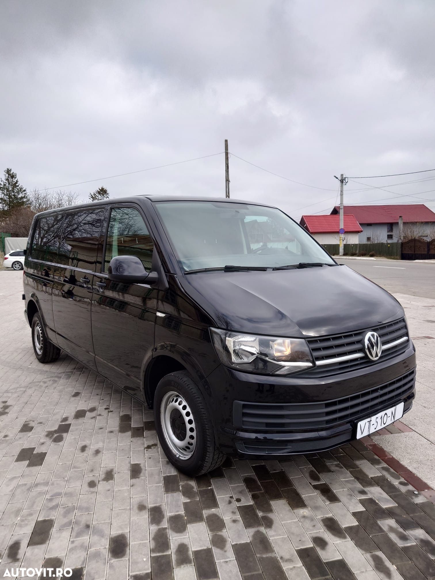 Volkswagen Transporter - 1