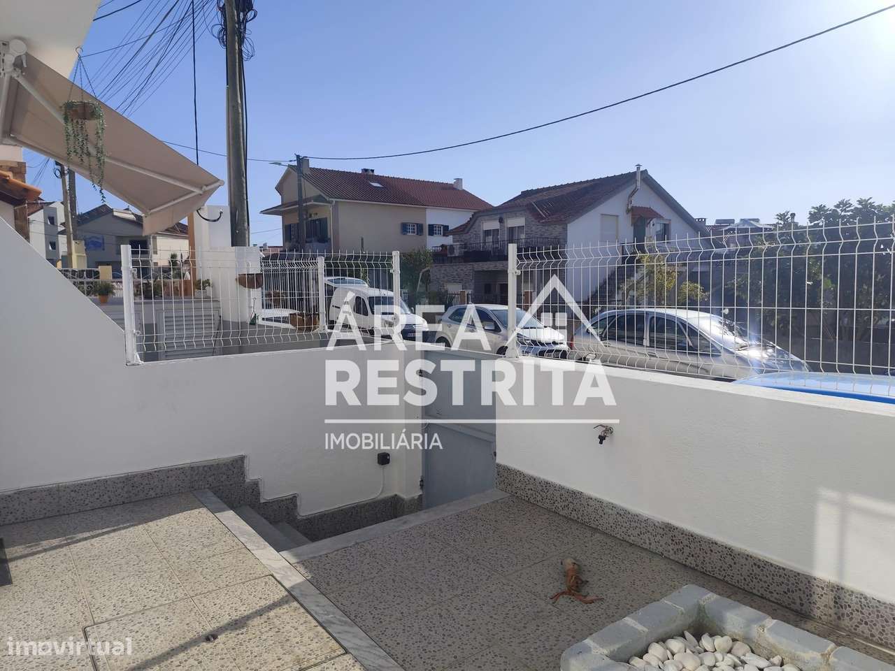 Moradia T3+1 na Quinta do Conde I-30