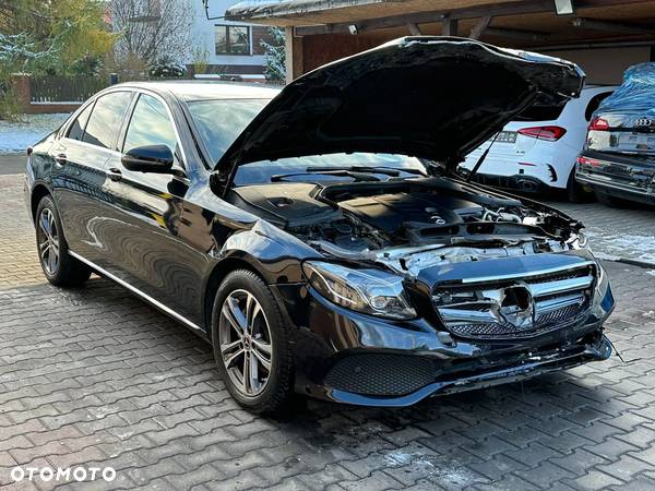 Mercedes-Benz Klasa E 220 d T 9G-TRONIC Avantgarde - 6