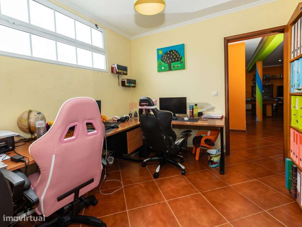 Moradia V4+1 próximo do Parque Urbano, São Pedro, Ponta Delgada-15