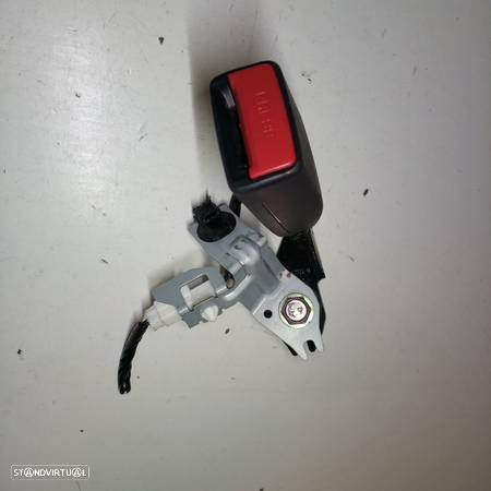 Encaixe Do Cinto Mazda 3 (Bm, Bn) - 4