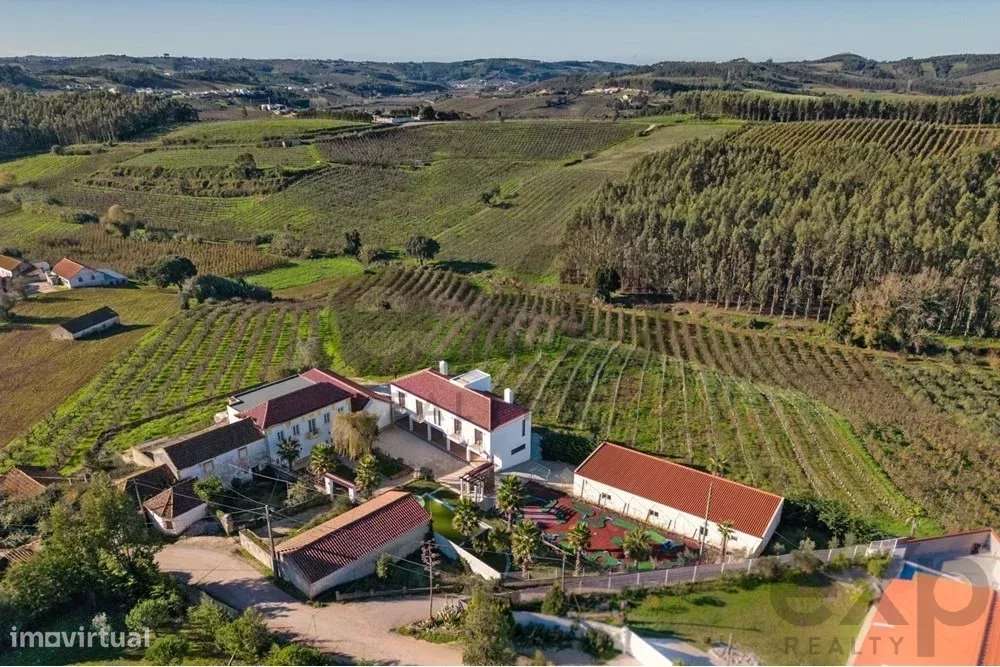 Quinta de Turismo Rural, com 9 quartos em suite, já mobilados, mais ad - Grande imagem: 2/46