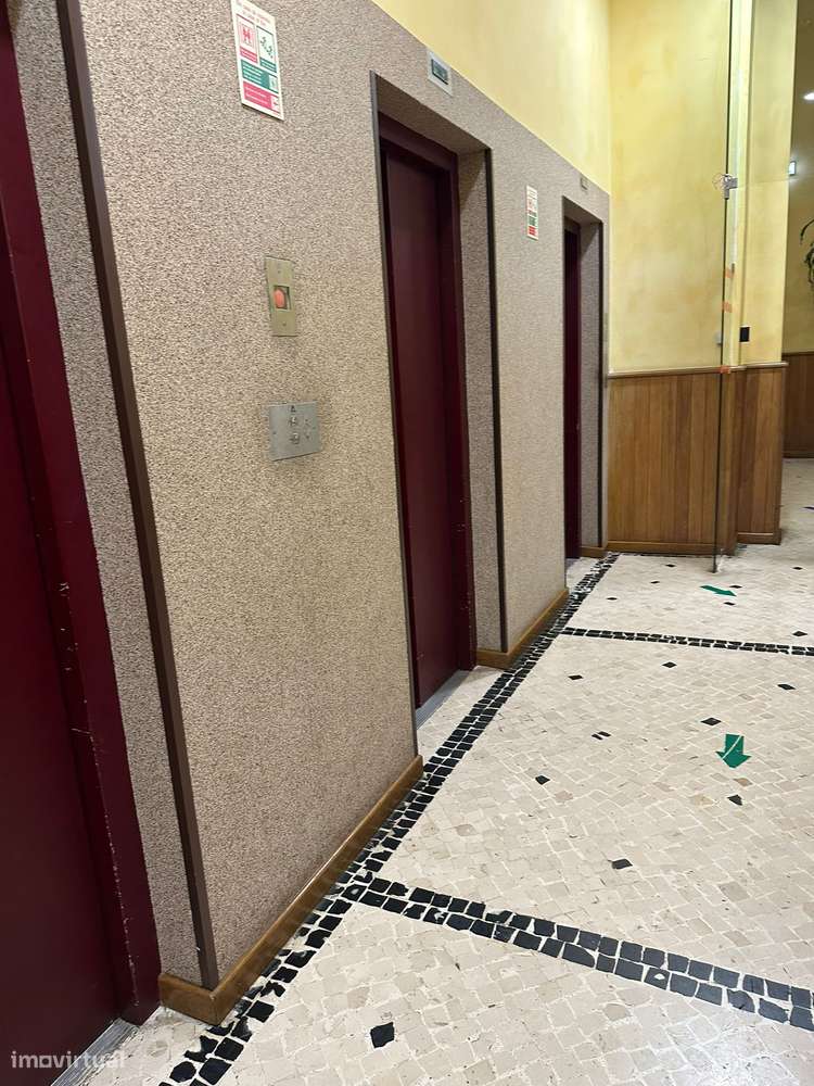 Apartamento T1 com lugar de parqueamento e piscina-22