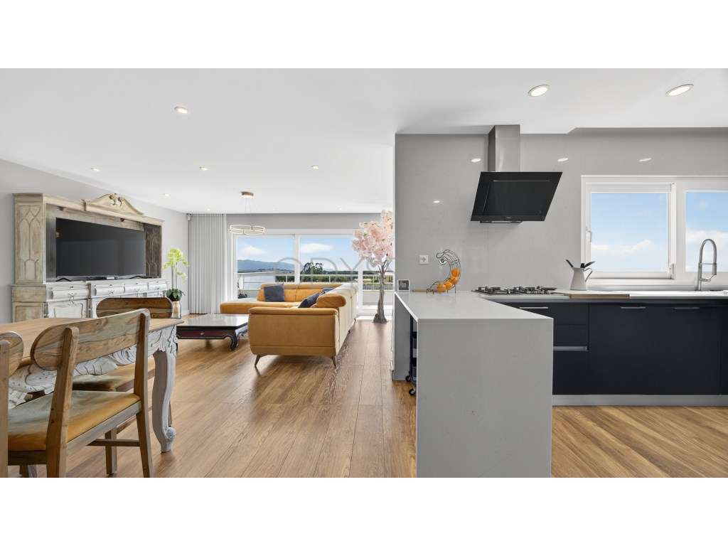 Geminada T4 Casa com Palácio & Vista Oceano | Fachada, São João das... - Grande imagem: 4/56