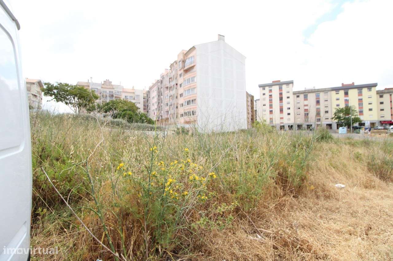 Terreno urbano para construção de prédio na Quinta da Cavaleira - Grande imagem: 4/6