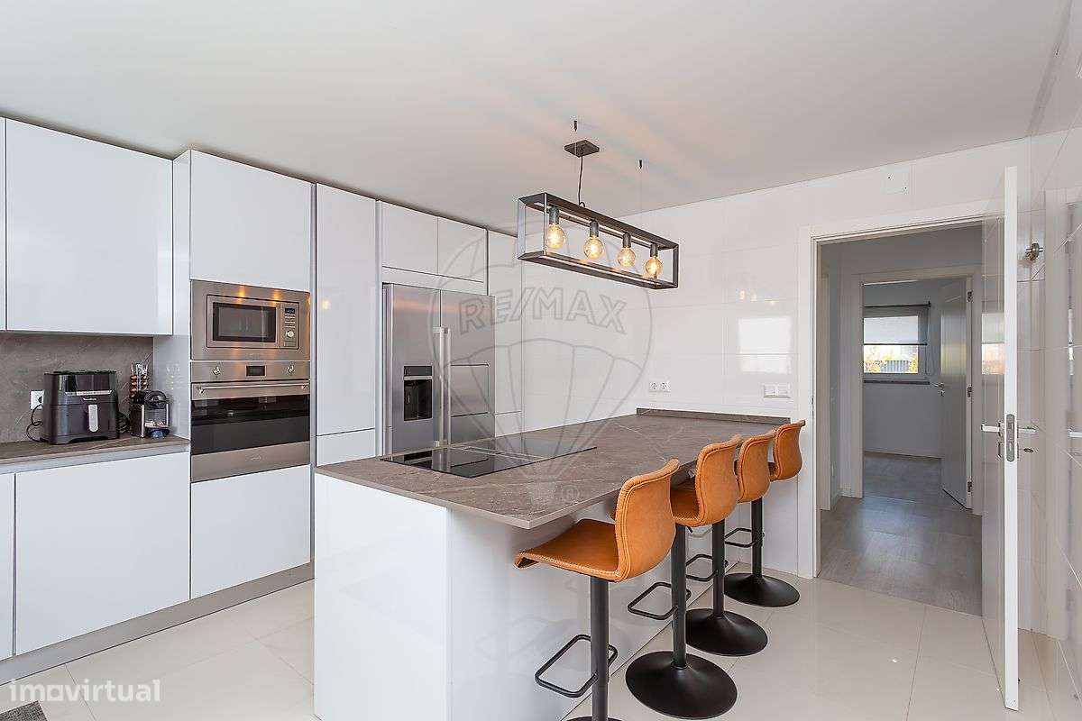 Moradia T4 para venda-8